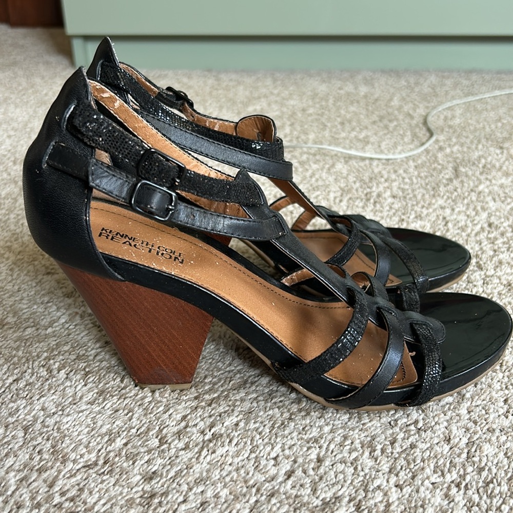 Kenneth Cole Reaction Sandals - Picture 3 of 8